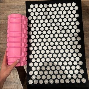Black Acupressure Mat with White Pressure Points + Pink Foam Roller